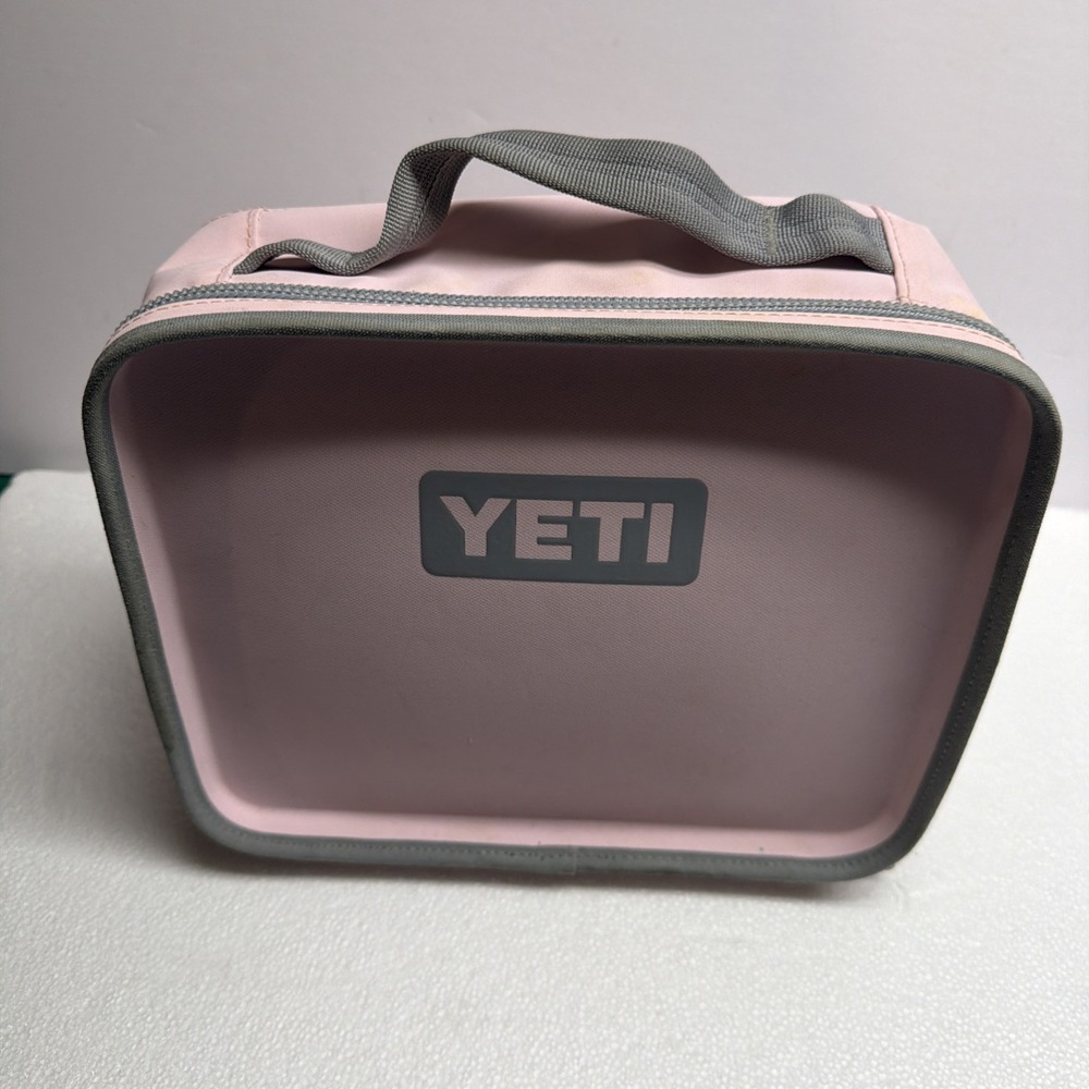 Yeti Daytrip Lunchbox - SANDSTONE PINK - RARE LIMITED EDITION